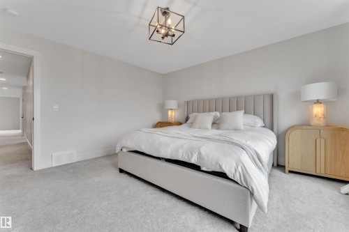 2029 13A Avenue, Edmonton, AB - Indoor Photo Showing Bedroom