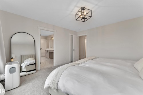 2029 13A Avenue, Edmonton, AB - Indoor Photo Showing Bedroom