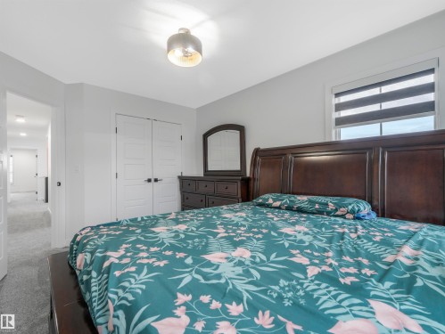 1581 Howes Place, Edmonton, AB - Indoor Photo Showing Bedroom