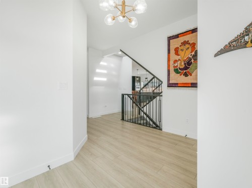 1581 Howes Place, Edmonton, AB - Indoor Photo Showing Other Room