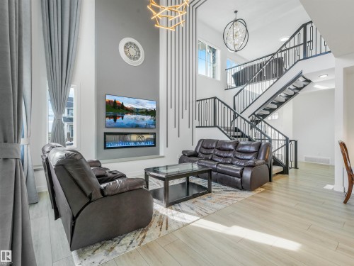 1581 Howes Place, Edmonton, AB - Indoor