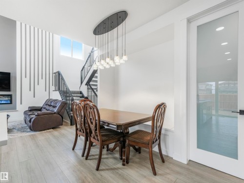 1581 Howes Place, Edmonton, AB - Indoor Photo Showing Dining Room