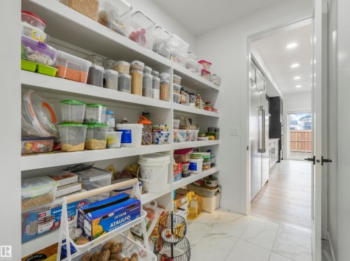 1581 Howes Place, Edmonton, AB - Indoor