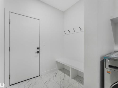 1581 Howes Place, Edmonton, AB - Indoor Photo Showing Other Room