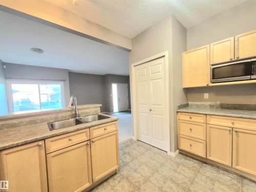 6 3040 SPENCE Wynd  Edmonton, AB T6X 1N7