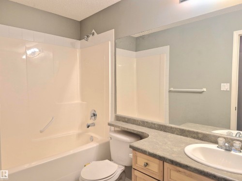 Edmonton, AB - Indoor Photo Showing Bathroom