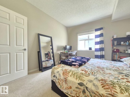 Edmonton, AB - Indoor Photo Showing Bedroom
