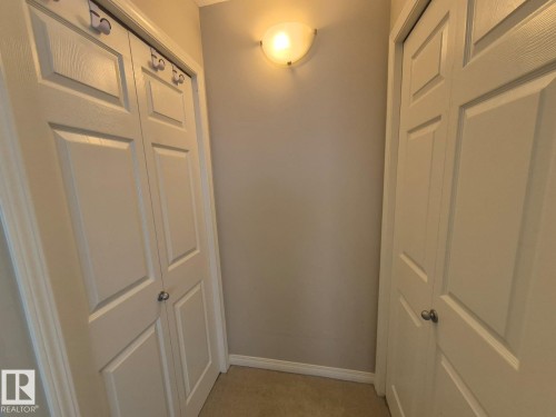 Edmonton, AB - Indoor Photo Showing Other Room
