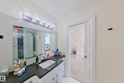 16611 9 St, Edmonton, AB - Indoor Photo Showing Bathroom