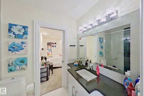 16611 9 St, Edmonton, AB - Indoor Photo Showing Bathroom