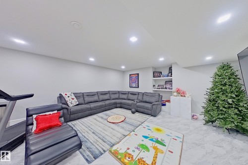 16611 9 St, Edmonton, AB - Indoor Photo Showing Basement