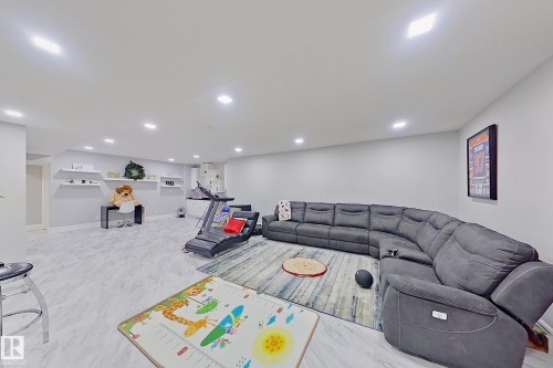 16611 9 St, Edmonton, AB - Indoor