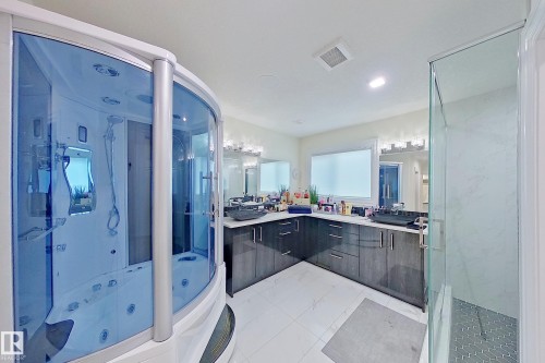 16611 9 St, Edmonton, AB - Indoor Photo Showing Bathroom