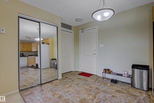 452 2096 Blackmud Creek Drive, Edmonton, AB - Indoor Photo Showing Other Room