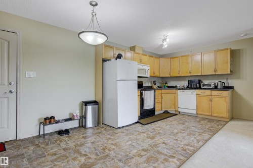 452 2096 Blackmud Creek Drive, Edmonton, AB - Indoor Photo Showing Kitchen