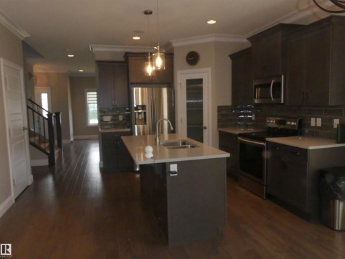 628 Ortona Way Nw, Edmonton, AB - Indoor Photo Showing Kitchen With Double Sink With Upgraded Kitchen