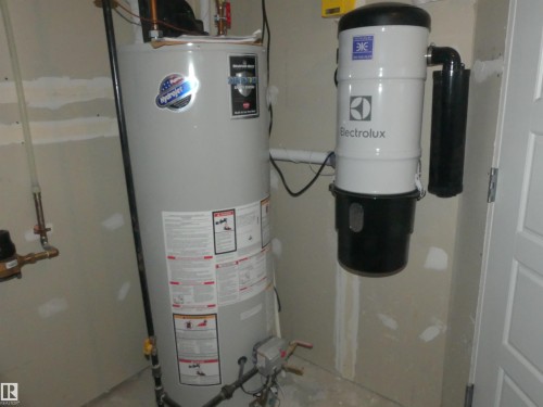 628 Ortona Way Nw, Edmonton, AB - Indoor Photo Showing Basement