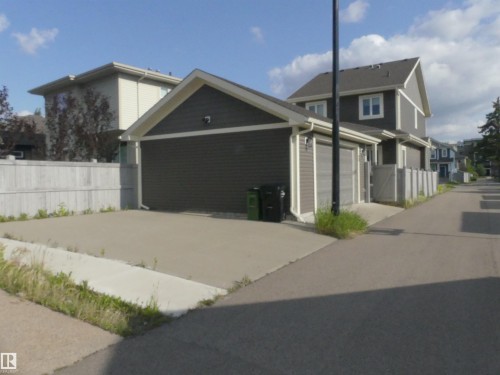 628 Ortona Way Nw, Edmonton, AB - Outdoor