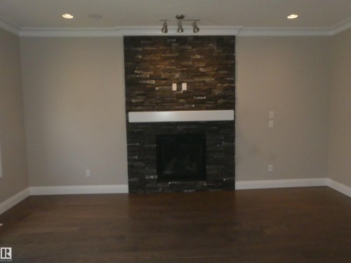 628 Ortona Way Nw, Edmonton, AB - Indoor Photo Showing Other Room