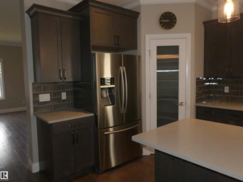 628 Ortona Way Nw, Edmonton, AB - Indoor Photo Showing Kitchen