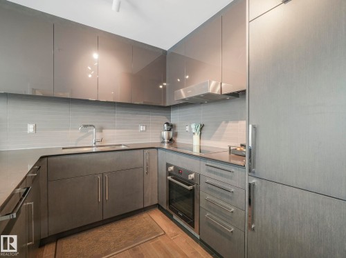 3308 10360 102 Street, Edmonton, AB - Indoor Photo Showing Kitchen With Upgraded Kitchen