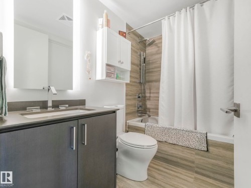 3308 10360 102 Street, Edmonton, AB - Indoor Photo Showing Bathroom