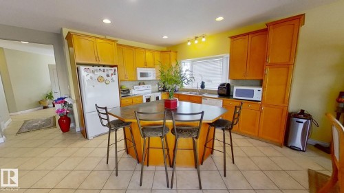 1604 Blackmore Court, Edmonton, AB - Indoor