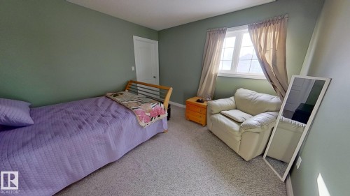 1604 Blackmore Court, Edmonton, AB - Indoor Photo Showing Bedroom