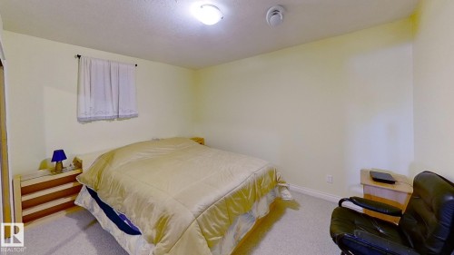 1604 Blackmore Court, Edmonton, AB - Indoor Photo Showing Bedroom
