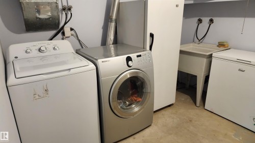 5101 58 Avenue, Elk Point, AB - Indoor Photo Showing Laundry Room
