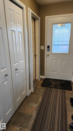 5101 58 Avenue, Elk Point, AB - Indoor Photo Showing Other Room