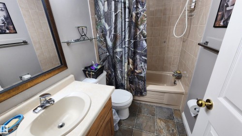 5101 58 Avenue, Elk Point, AB - Indoor Photo Showing Bathroom