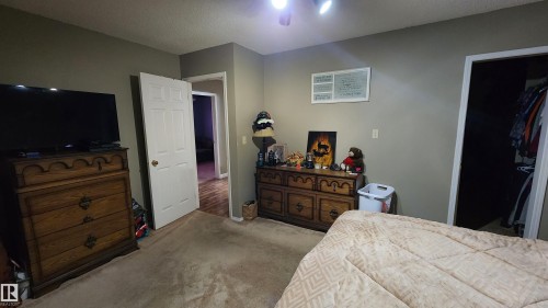 5101 58 Avenue, Elk Point, AB - Indoor Photo Showing Bedroom