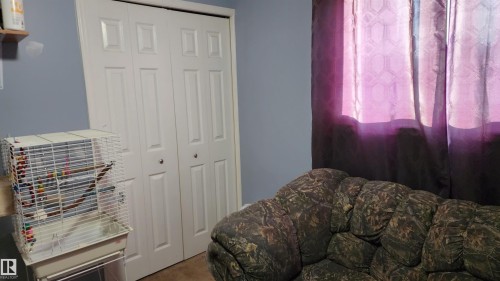 5101 58 Avenue, Elk Point, AB - Indoor Photo Showing Bedroom