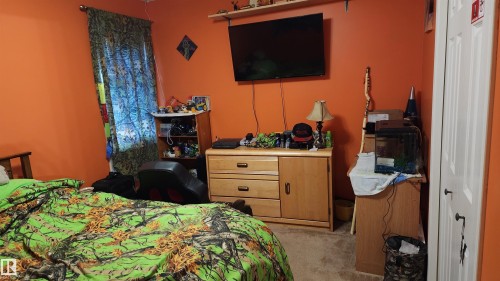 5101 58 Avenue, Elk Point, AB - Indoor Photo Showing Bedroom