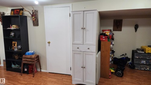 5101 58 Avenue, Elk Point, AB - Indoor Photo Showing Other Room