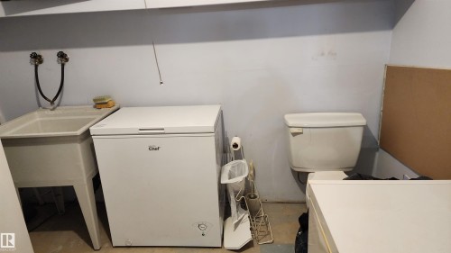 5101 58 Avenue, Elk Point, AB - Indoor Photo Showing Laundry Room