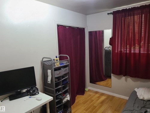 10115 83 Avenue Nw, Edmonton, AB - Indoor Photo Showing Bedroom