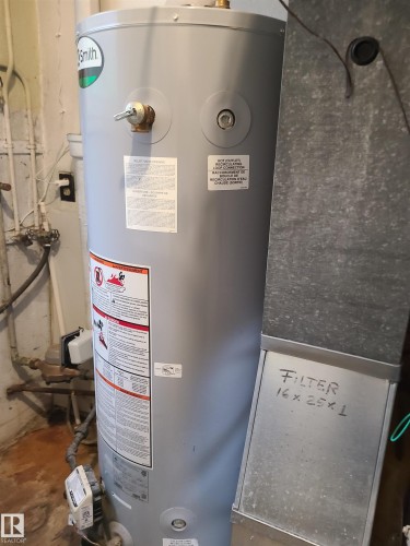 10115 83 Avenue Nw, Edmonton, AB - Indoor Photo Showing Basement