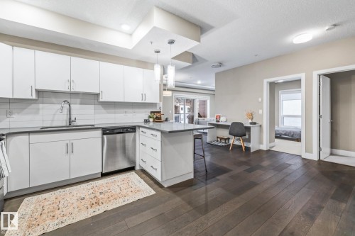 203 10006 83 Ave, Edmonton, AB - Indoor Photo Showing Kitchen With Upgraded Kitchen