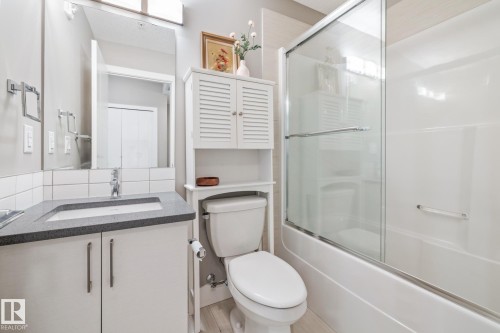 203 10006 83 Ave, Edmonton, AB - Indoor Photo Showing Bathroom