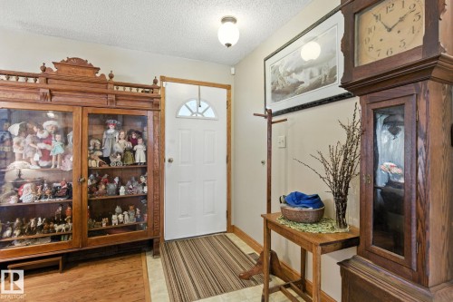 9608 98A Street, Morinville, AB - Indoor Photo Showing Other Room