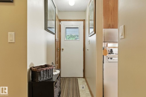 9608 98A Street, Morinville, AB - Indoor Photo Showing Other Room