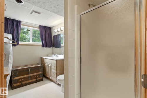 9608 98A Street, Morinville, AB - Indoor Photo Showing Bathroom