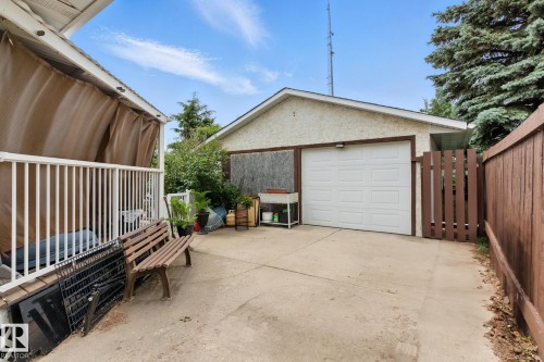 9608 98A Street, Morinville, AB - Outdoor With Exterior