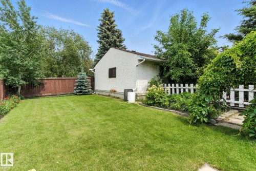 9608 98A Street, Morinville, AB - Outdoor