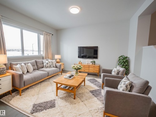 8720 224 Street, Edmonton, AB - Indoor Photo Showing Living Room