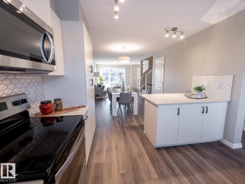 50 Brougham Drive, Ardrossan, AB - Indoor Photo Showing Kitchen With Upgraded Kitchen