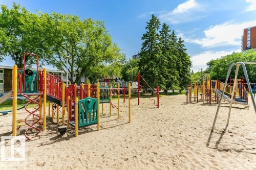 404 10320 113 Street, Edmonton, AB - Outdoor