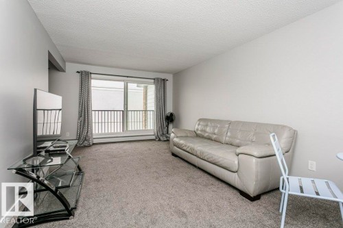 404 10320 113 Street, Edmonton, AB - Indoor